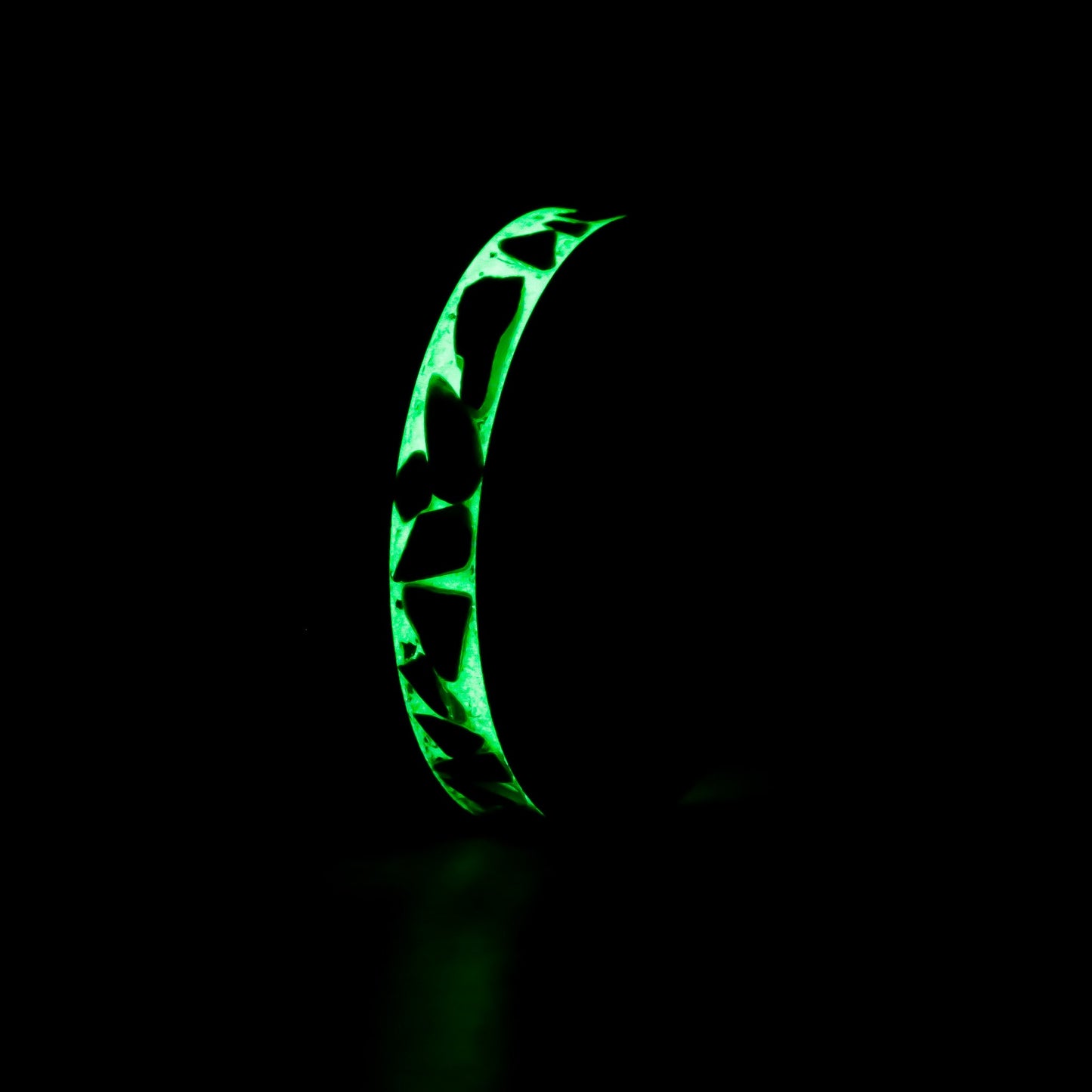 The Forest Vein - Genuine Malachite, Green UV Glow