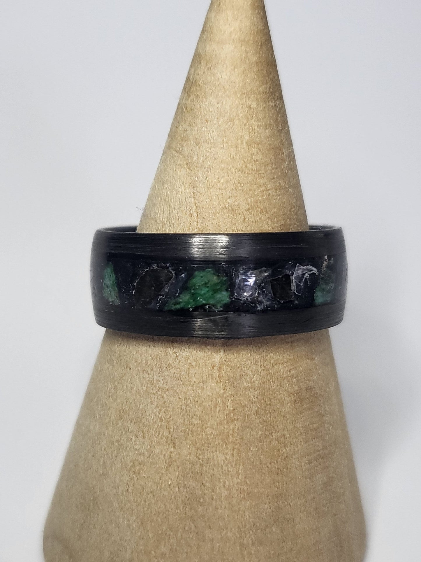 Carbon Fiber Ring Malachite, Quartz, Amethyst UV Glow Powder