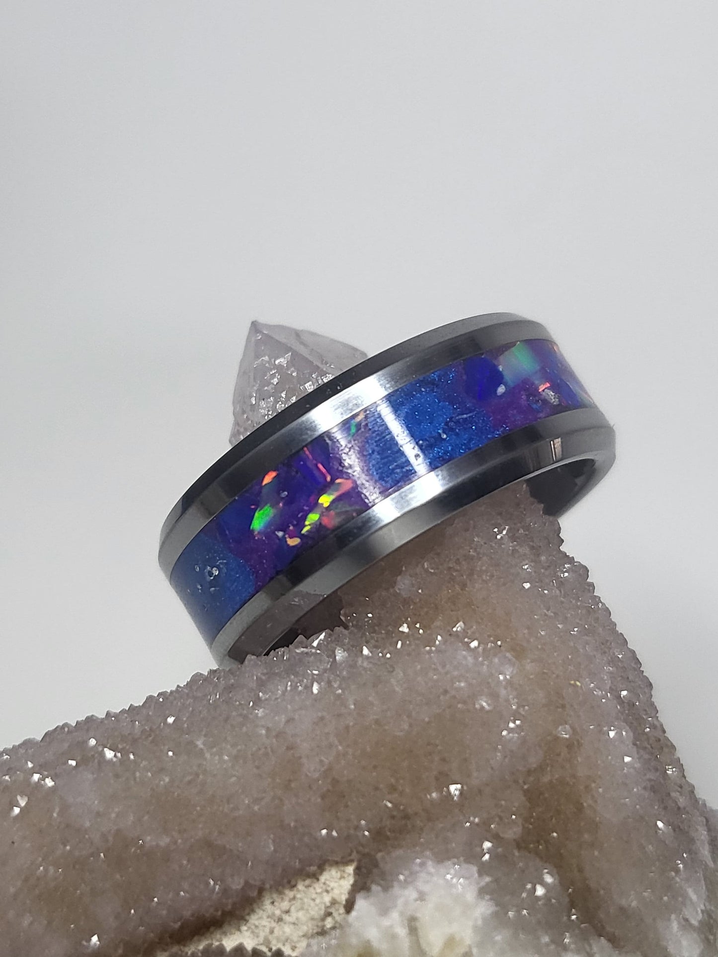 Tungsten Ring White & Cyan Opal UV Glow Powder
