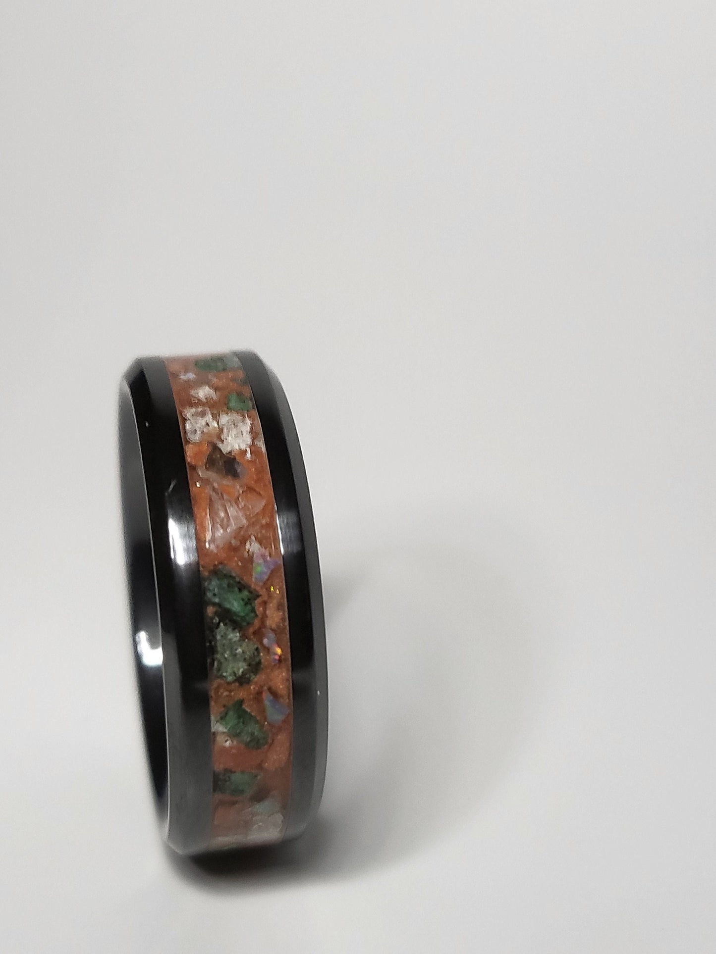 Black Ceramic Quartz Malachite Ring UV Glow Powder