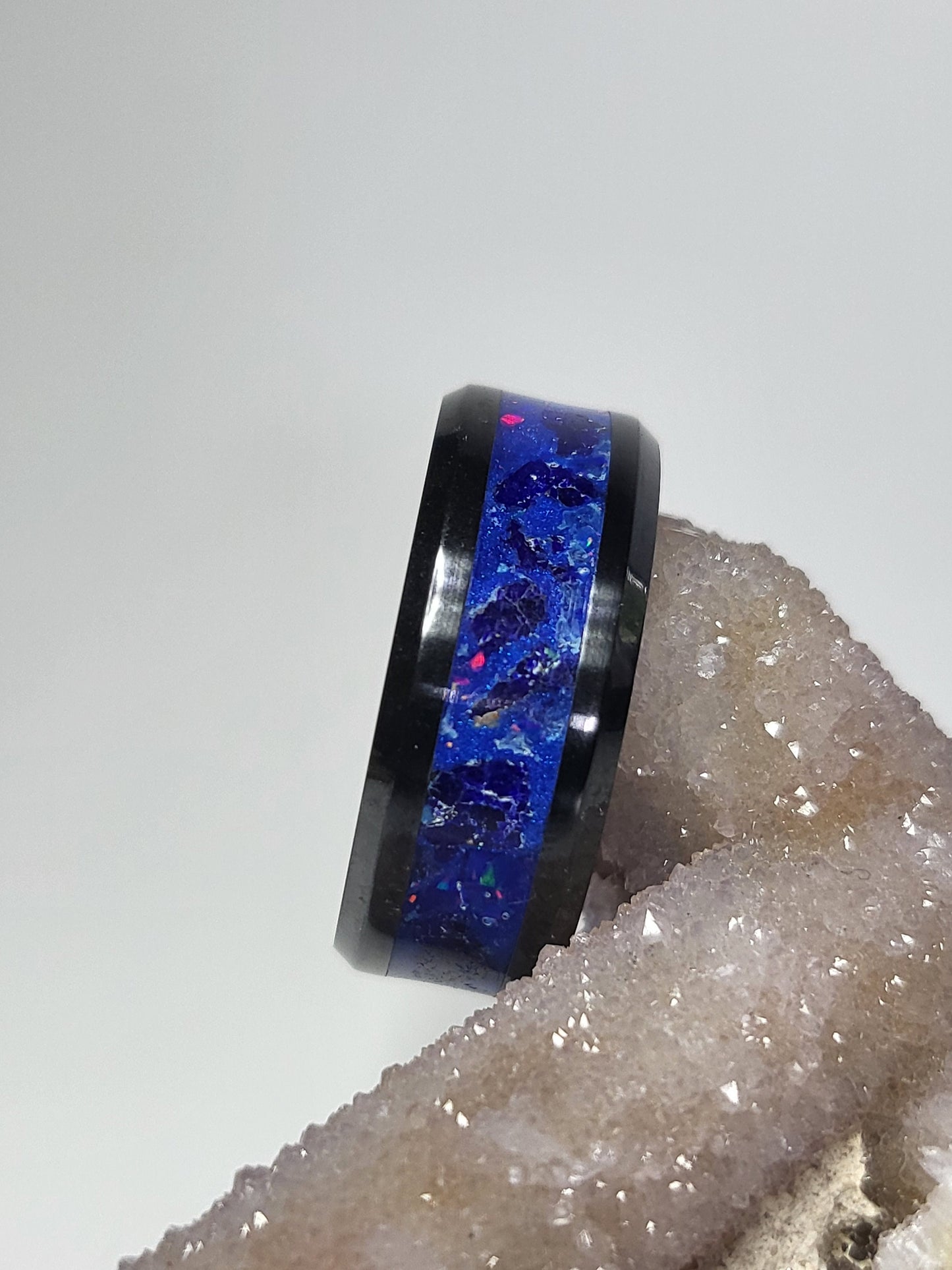 Black Ceramic Ring Azurite White Opal UV Glow Powder